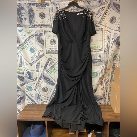 Mac Duggal Black Gown with Silver Accents - Picture 8 of 10